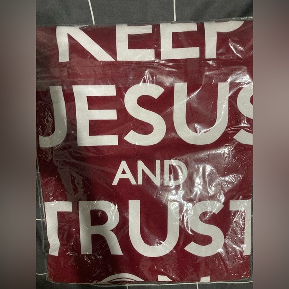 Red Vigilant Shirt(Keep Jesus And Trust On) - Picture 3 of 3